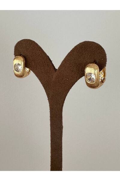 Esmeray Aksesuar Vip Çelik Gold Renk Zirkon Taşlı Lazer Kesim Oval Halka Küpe Genişlik 1,3 cm. Uzunluk 1,5 cm.