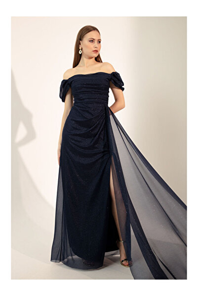 LC Waikiki Kadın Lacivert Kayık Yaka Drapeli Yırtmaçlı Uzun Simli Abiye Elbise