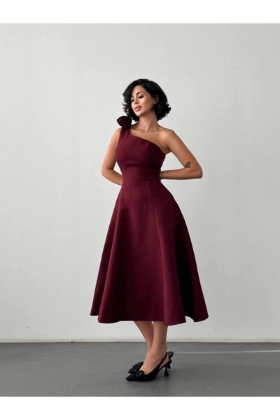 Misscix Kadın Abiye Tek Omuz Gül Detaylı Kloş Etekli Midi Elbise - Abiye & Mezuniyet Elbisesi