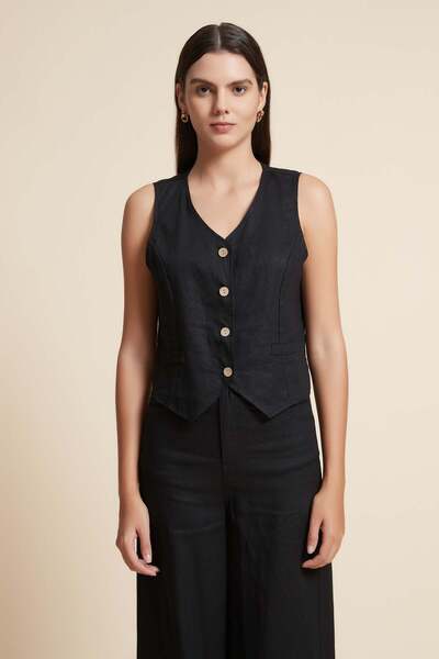 Yola Heart-Neck Sleeveless Top