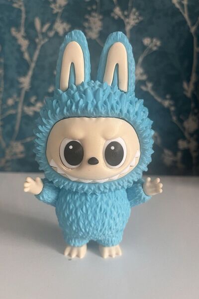 Nova Lapupu The Monsters Big Into Energy, Exciting Maraton, Have a Seat (GİZLİ VERSİYON) Anahtarlık 5 cm