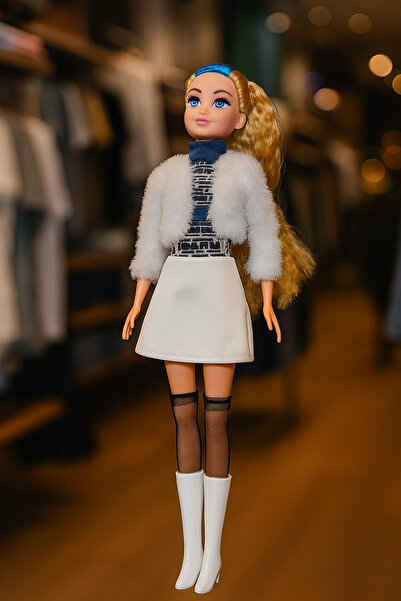 IPKA STORE 29 cm Beyaz Ceketli Elbiseli Moda Bebek – Good Girl Oyuncak Bebek ...