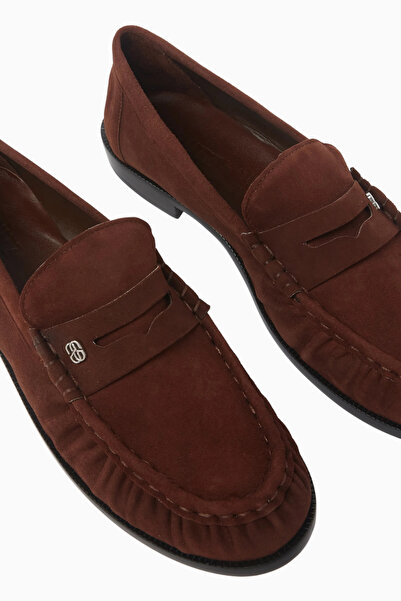 Schutz Classic Süet Metal Detaylı, Deri İç Tabanlı Lüks ve Zarif Düşük Topuklu Loafer