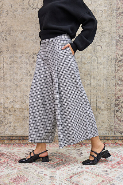 KÜÇÜĞÜM BUTİK Black Small Patterned Pleated Plaid Bermuda Pants