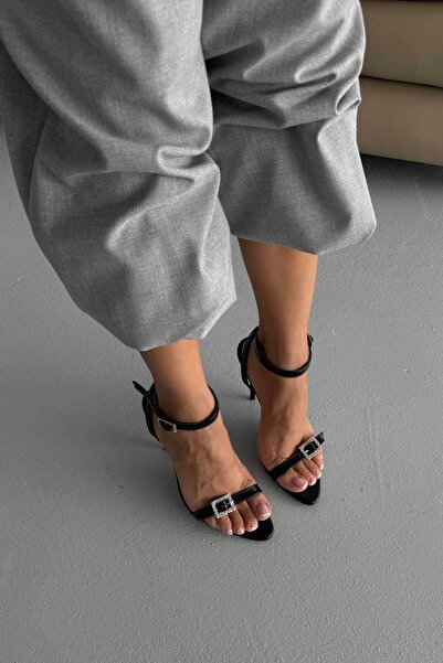 AYAKKABI PRENSİ Tula Stone Buckle Detailed Ankle Strap Black Patent Leather