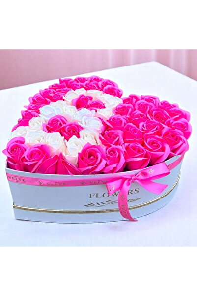 velve Aranjament floral personalizat cu litera,cutie inima, cu 49 trandafiri ...