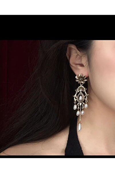 Enanice Flowered Pearl Earrings