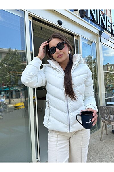 perchemfashion Kapüşonlu Kısa Şişme Mont