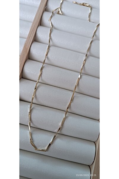 ARİ TAKI Cut-Out Model Thin Gold Steel Necklace