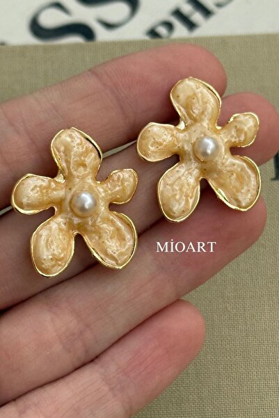 MioArt أقراط نسائية على شكل زهرة بيضاء لؤلؤية مكونة من 5 أوراق