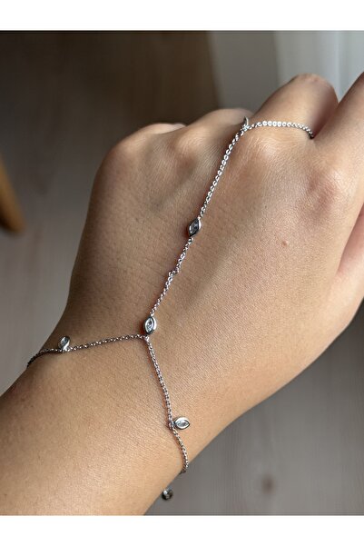 Vola Collection شاحميران أنيق بلون فضي فولاذي مع أحجار متدلية