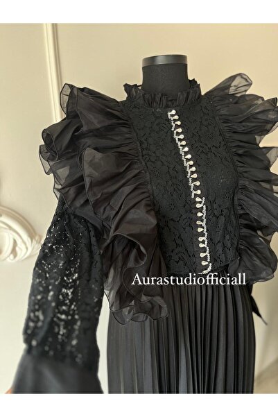 aura studio İthal Fırfır Detaylı Dantelli Taşlı Bluz