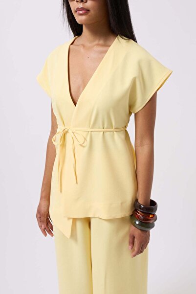 Maxi modena Lace Detail Yellow Vest