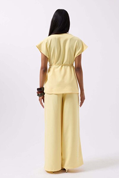 Maxi modena Lace Detail Yellow Vest