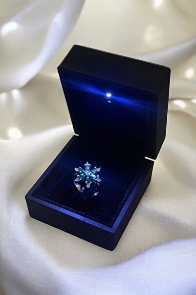 Aşkın İncisi خاتم نسائي قابل للتعديل مصنوع من الفضة الإسترليني مرصع بحجر الزمرد على شكل زهرة اللوتس مع صندوق مضيء خاص