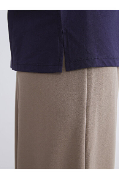 LC Waikiki Δημιουργήστε το στυλ σας από το UZG Store |   Μπλούζα με λαιμόκοψη με διακοσμητική λεπτομέρεια ραφής