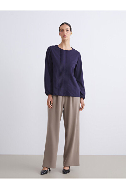 LC Waikiki Δημιουργήστε το στυλ σας από το UZG Store |   Μπλούζα με λαιμόκοψη με διακοσμητική λεπτομέρεια ραφής