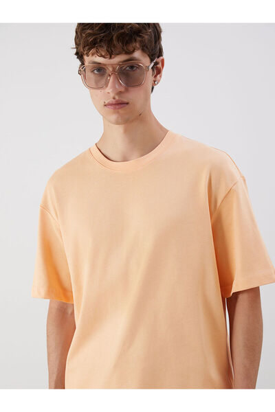 LC Waikiki Nevavm Oval Collar Combed Cotton Men's T-Shirt with a Difference