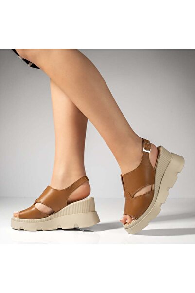 Modlet.ro Women's brown platform sandals with strap in leather MOD13212