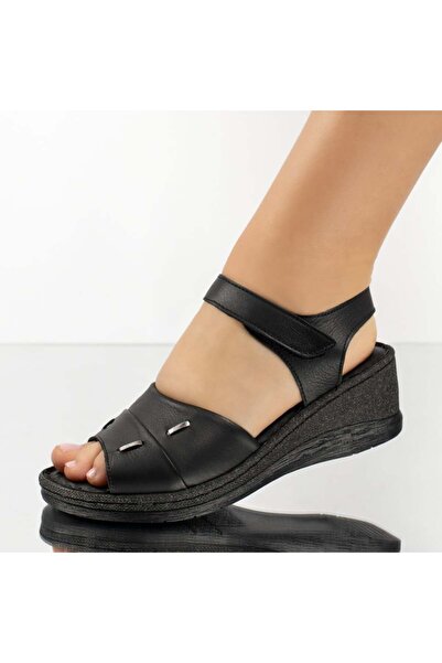 BMoD Sandale negre din piele pentru femei cu platformă și baretă MOD13638