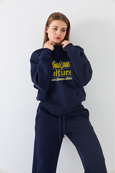 The Champ Clothing Γυναικείο φούτερ Oversize Unique Culture με στάμπα σε μπλε ναυτικό – Λαιμόκοψη, 3 κλωστές από φλις με ανάγλυφο