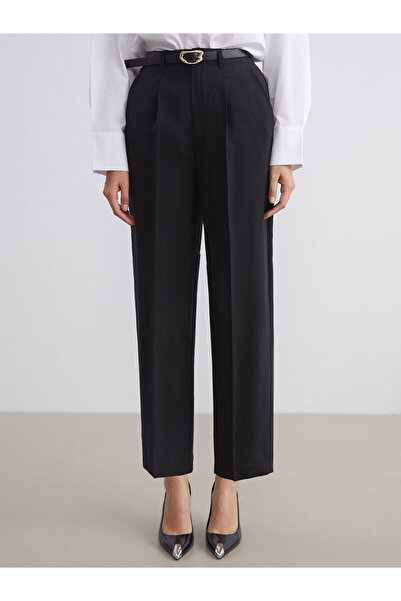 LC Waikiki Beli Kemerli Loose Fit Kadın Pileli Pantolon