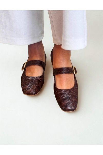 NE&VE SHOES حذاء باليرينا نسائي أنيق ومريح من الجلد الطبيعي البني بنمط محبوك ومطبوع ومقدمة مربعة وحزام واحد