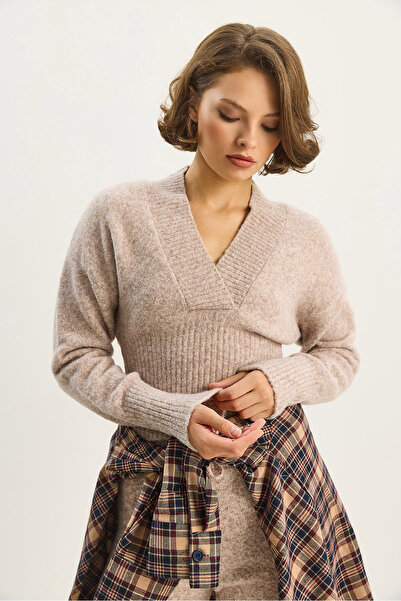 Bianco Lucci Women's V-Neck Waist Fitted Ribbed Knit Sweater 5080 60283586