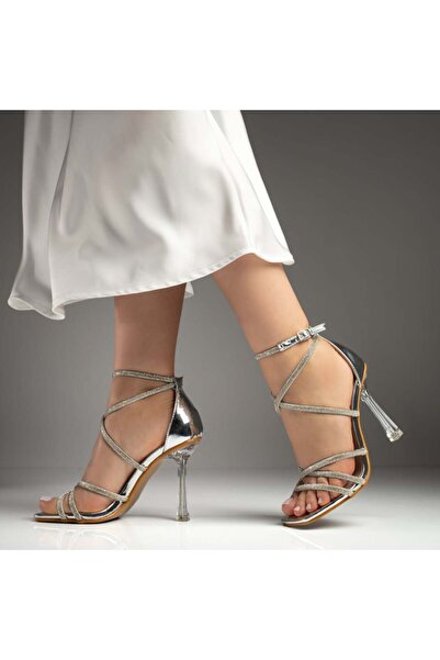 BMoD Sandale argintii pentru femei cu toc subțire și pietre aplicate MOD11626