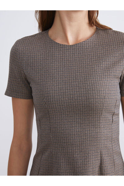 LC Waikiki Peak Yeni Sezon Bisiklet Yaka Ekose Mini Elbise