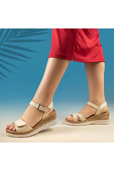 BMoD Sandale damă din piele bej cu platformă și închidere cu velcro MOD13624