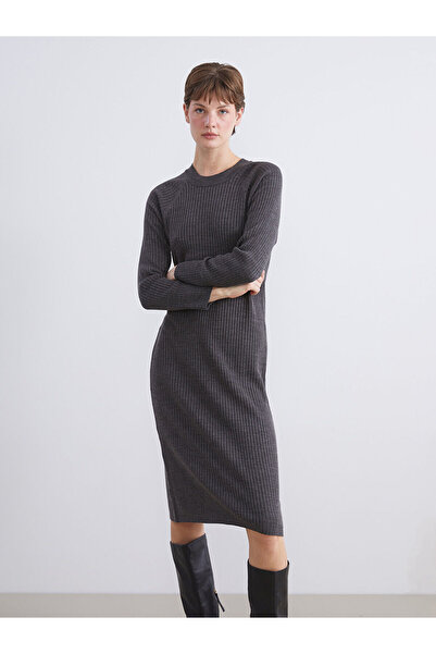 LC Waikiki Трикотажна рокля с кръгло деколте