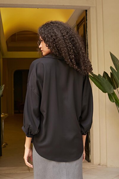 Jument Women's Collared Off-Shoulder Loose Shirt-Black