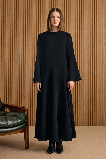 Aker Kup Detaylı Eteği Godeli Elbise