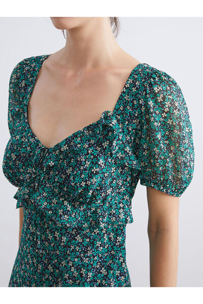 LC Waikiki Kalp Yaka Çiçekli Balon Kollu Elbise