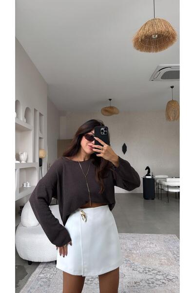 Buket Teke Ecru cu accesorii aurii fustă pantalon scurtă