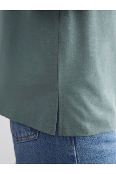 LC Waikiki Green Crew Neck Decorative Stitch Detail Blouse