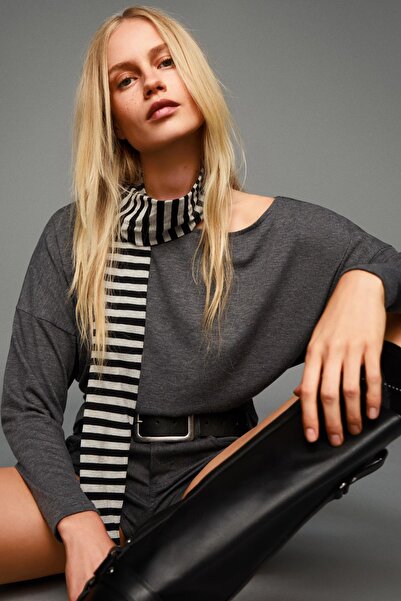 Bershka Kuşaklı çizgili uzun kollu tişört