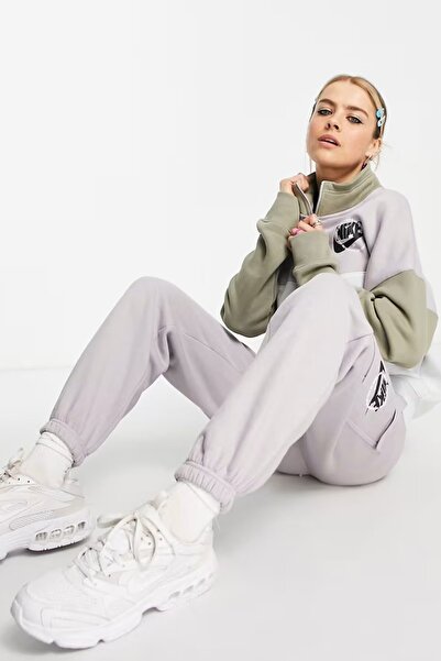 Nike Sportswear Graphic Fleece Cargo Womens Pant Women's Sweatpants Lilac