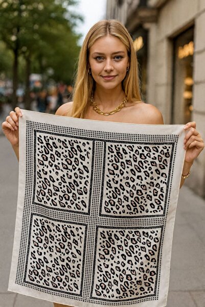 Axesoire 14847 Φουλάρι Μπαντάνα με σχέδιο λεοπάρ, εκρού, με στάμπα διπλής όψη...