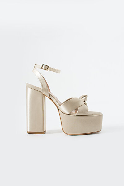 Siena Shoes Pantofi cu toc platformă pentru femei Rebel, satin bej