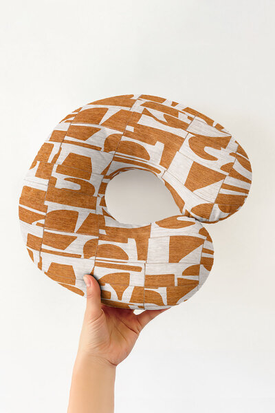 Evimde Bambaşka Pernă pentru gât cu model geometric modern - Pernă de călător...