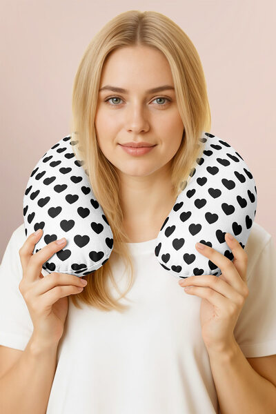 Evimde Bambaşka Pernă pentru gât din bumbac Black Heart - Pernă de călătorie moale, albă, neagră, modernă, minimalistă