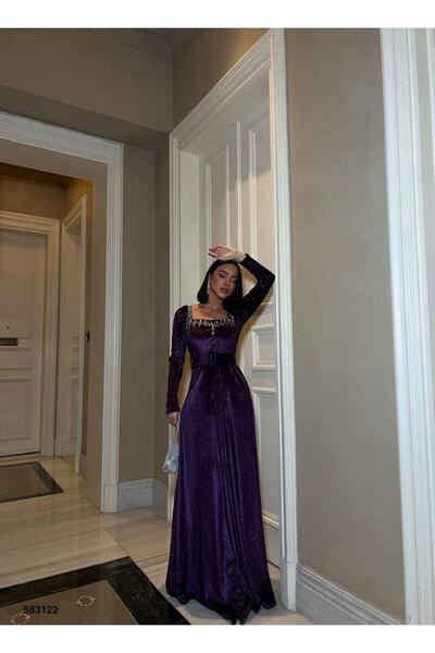 Modafeminen ESNEK SİMLİ KADİFE KARE YAKA TAŞ VE KEMER DETAYLI ABİYE ELBİSE 58...