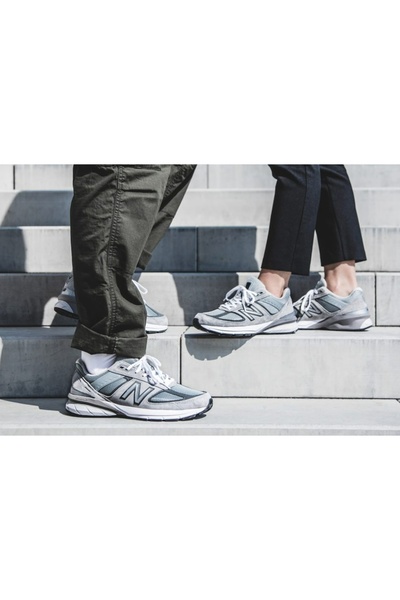 New Balance 990v5 UNISEX SNEAKER