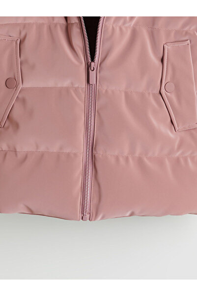 LC Waikiki Peak Yeni Sezon Kapüşonlu Kız Çocuk Mont