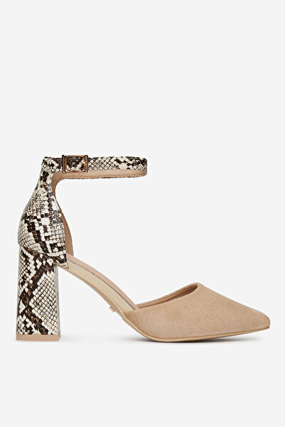 DeeZee Γυναικείες Γόβες σε κλειστό μπεζ χρώμα 36