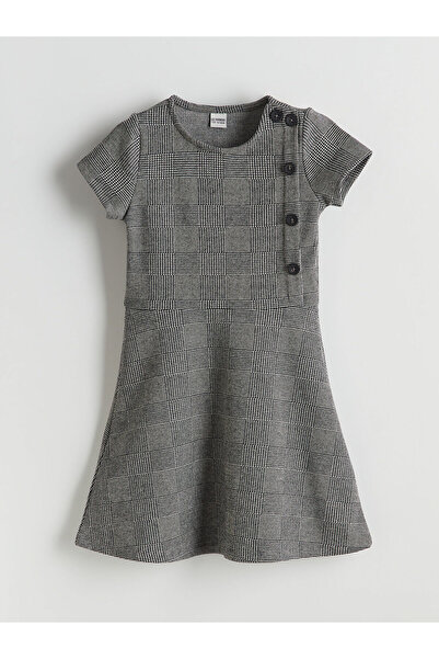 LC Waikiki Kariertes Mädchenkleid mit Rundhalsausschnitt