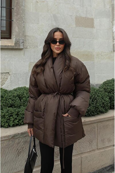 Havoş Barna felfújható kabát elülső fűzős részletekkel