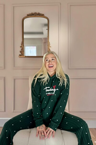 Pijamaevi Σετ πιτζάμες με κουκούλα με μοτίβο πράσινου χρώματος από βελούδινο φλις